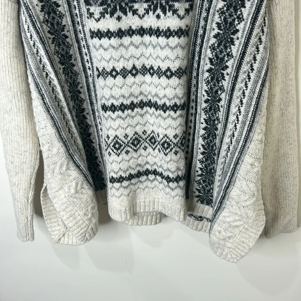 CABI Chalet Pullover Sweater 4410 Holiday Festive Size Medium - Picture 12 of 16